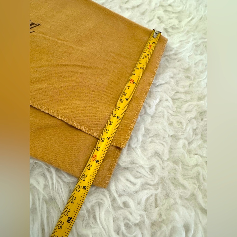 Louis Vuitton Tan Clutch dust bag - Picture 4 of 5